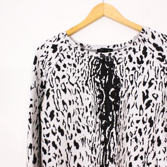 *Le Chateau Black & White Cheetah Print - Picture 4 of 6